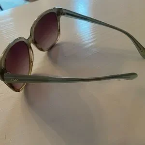 Diane Von Furstenberg | Accessories | Dvf Sunglasses | Poshmark display picture 1